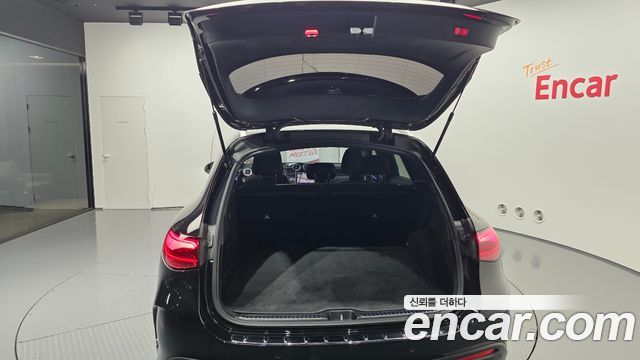 Mercedes-Benz GLC-Class (X254) GLC300 4MATIC AMG Line 2023 — фото 33