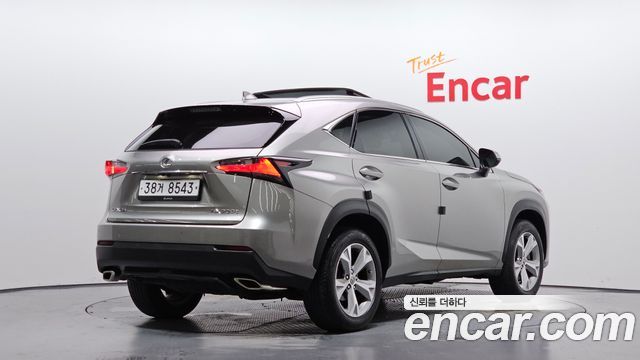 Lexus NX200t Executive 2017 — фото 2