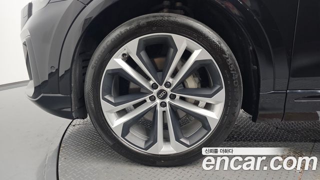 Audi Q8 (4M) 55 TFSI Quattro Premium 2025 — фото 5
