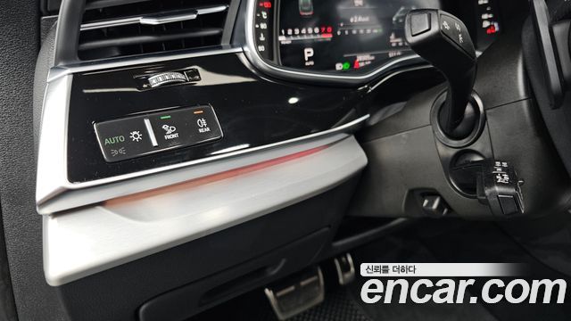 Audi Q8 (4M) 55 TFSI Quattro Premium 2025 — фото 14