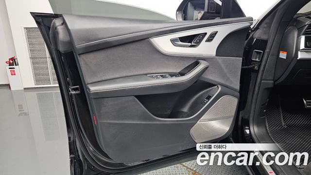 Audi Q8 (4M) 55 TFSI Quattro Premium 2025 — фото 24