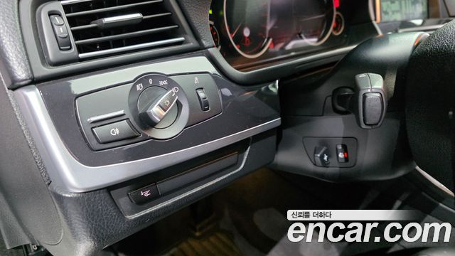 BMW 5 Series (F10) 520d xDrive 2014 — фото 11