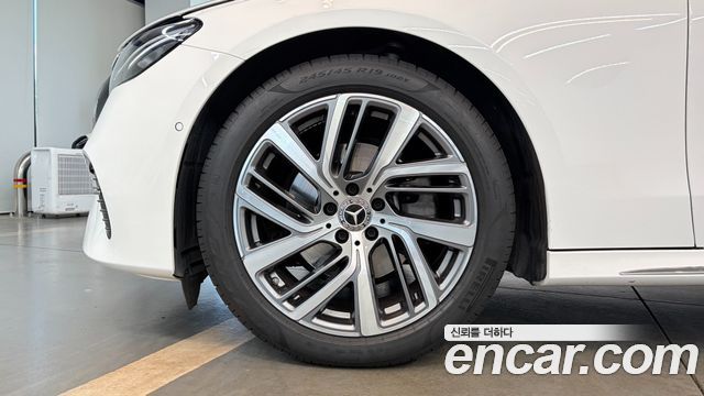 Mercedes-Benz E-Class (W214) E220d 4MATIC Exclusive 2024 — фото 5