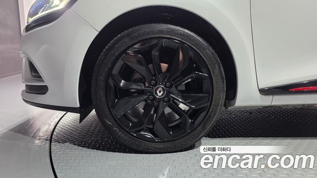 Renault Korea Clio Intens 2018 — фото 5