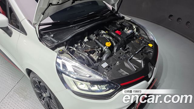 Renault Korea Clio Intens 2018 — фото 6