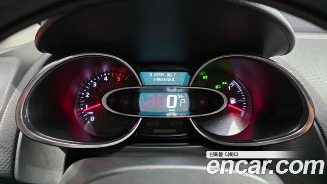 Renault Korea Clio Intens 2018 — фото 8