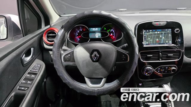 Renault Korea Clio Intens 2018 — фото 13