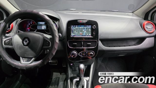Renault Korea Clio Intens 2018 — фото 15