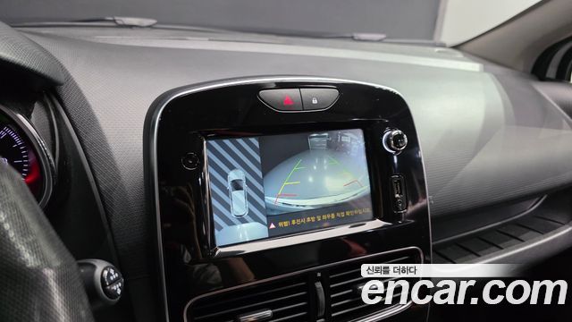 Renault Korea Clio Intens 2018 — фото 16