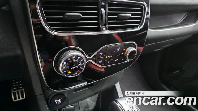 Renault Korea Clio Intens 2018 — фото 19