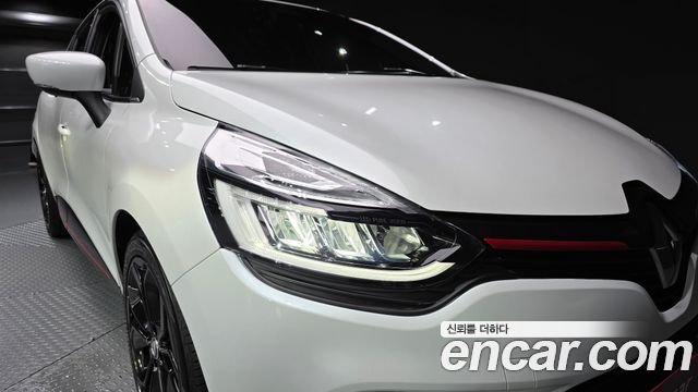 Renault Korea Clio Intens 2018 — фото 22