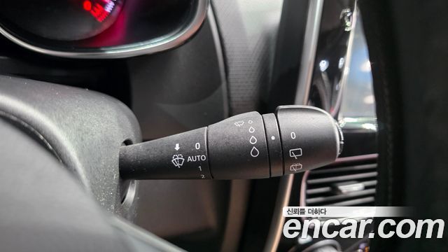 Renault Korea Clio Intens 2018 — фото 28