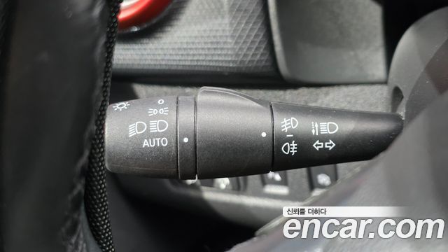 Renault Korea Clio Intens 2018 — фото 30