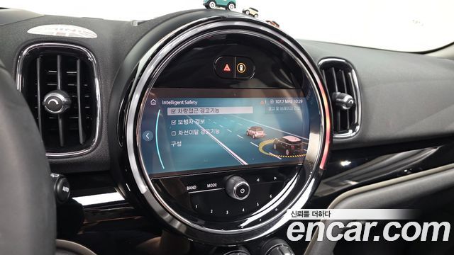 MINI Cooper Countryman Classic Plus 2nd 2022 — фото 15