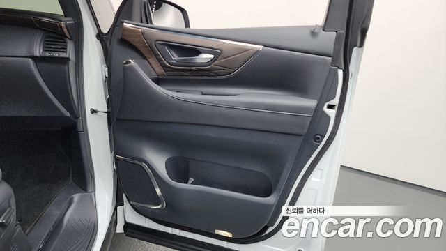 Toyota Alphard (IV) 2.5 HEV Executive AWD 2024 — фото 24