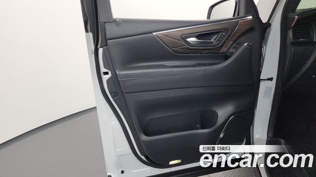 Toyota Alphard (IV) 2.5 HEV Executive AWD 2024 — фото 25