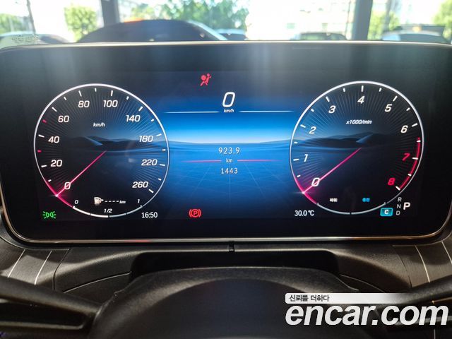 Mercedes-Benz CLE-Class (C236) CLE450 4MATIC Cabriolet 2025 — фото 8