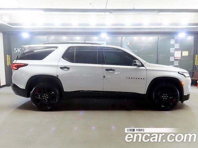 Chevrolet Traverse 3.6 AWD Redline 2023 — фото 3