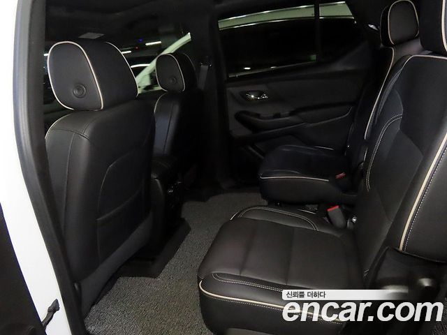 Chevrolet Traverse 3.6 AWD Redline 2023 — фото 7