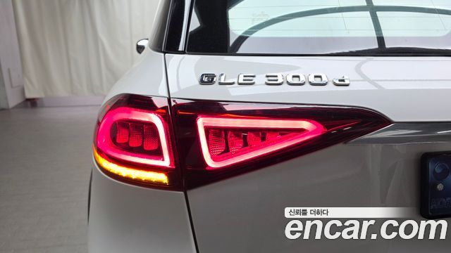 Mercedes-Benz GLE-Class (W167) GLE300d 4MATIC 2021 — фото 23