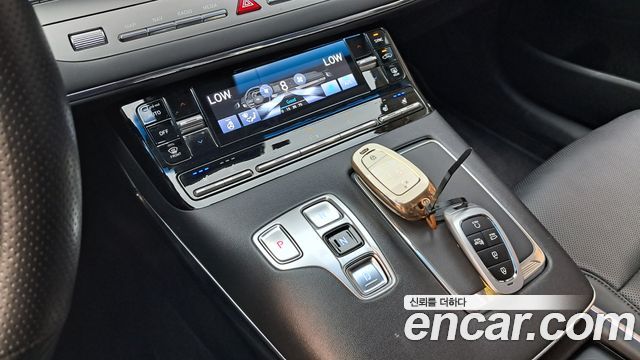 Hyundai Grandeur (IG) 2.5 Le Blanc 2023 — фото 9