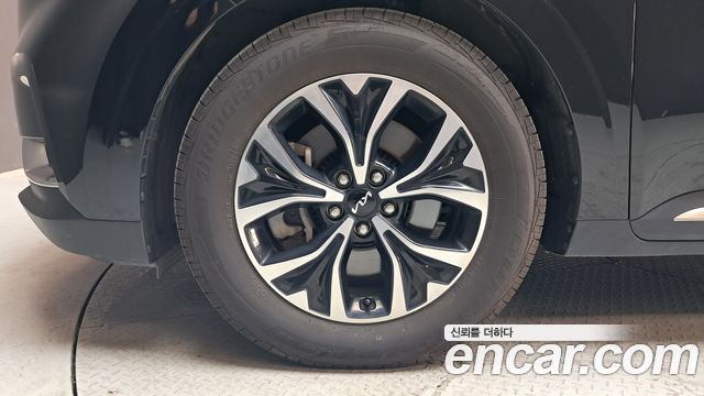 Kia Carnival (IV) Diesel 9-Seater Signature 2023 — фото 5