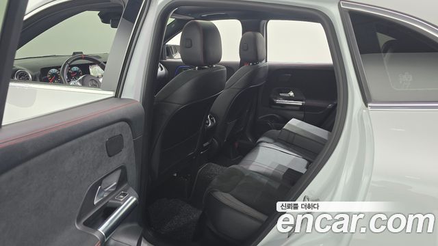 Mercedes-Benz GLA-Class (H247) GLA45 AMG 4MATIC+ 2023 — фото 12