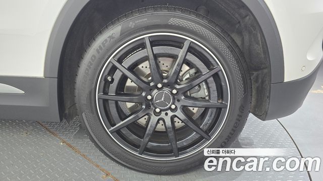Mercedes-Benz GLA-Class (H247) GLA45 AMG 4MATIC+ 2023 — фото 21
