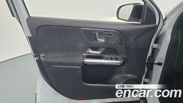 Mercedes-Benz GLA-Class (H247) GLA45 AMG 4MATIC+ 2023 — фото 24