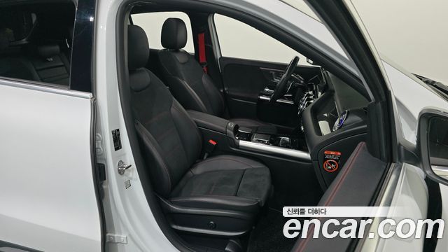 Mercedes-Benz GLA-Class (H247) GLA45 AMG 4MATIC+ 2023 — фото 26