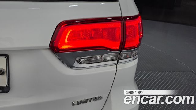 Jeep Grand Cherokee 3.6 Limited WK2 2019 — фото 23
