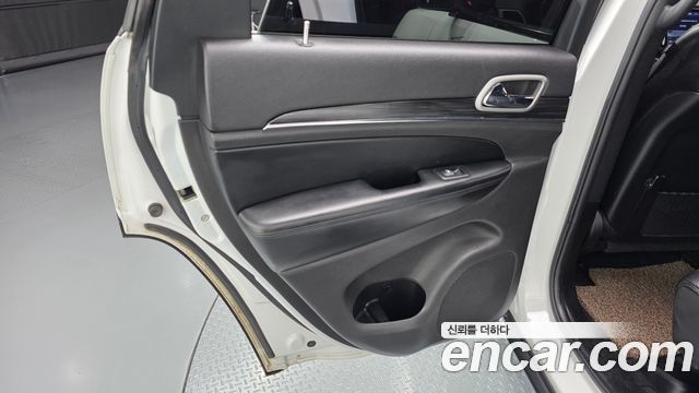 Jeep Grand Cherokee 3.6 Limited WK2 2019 — фото 25
