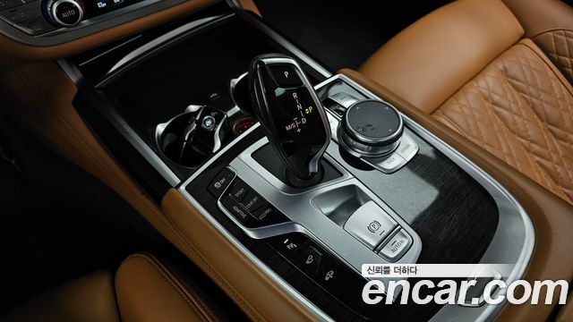 BMW 7 Series (G11) 730Ld xDrive Design Pure Excellence 2020 — фото 9