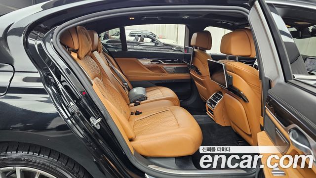 BMW 7 Series (G11) 730Ld xDrive Design Pure Excellence 2020 — фото 12