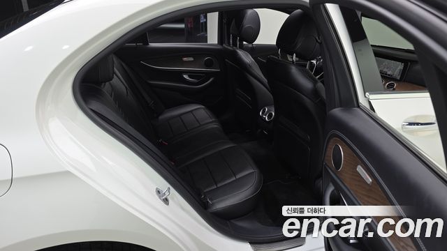 Mercedes-Benz E-Class (W213) E250 Exclusive 2022 — фото 15