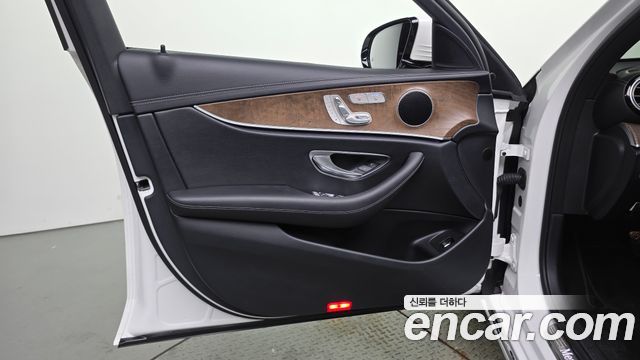 Mercedes-Benz E-Class (W213) E250 Exclusive 2022 — фото 30