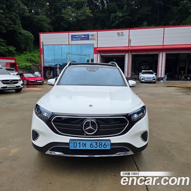 Mercedes-Benz EQB (X243) EQB300 4MATIC Electric Art 2024 — фото 1