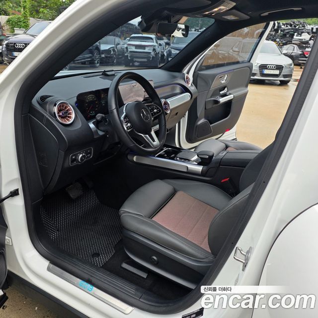 Mercedes-Benz EQB (X243) EQB300 4MATIC Electric Art 2024 — фото 9