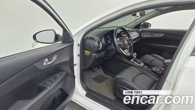 Kia K3 Standard 2021 — фото 10