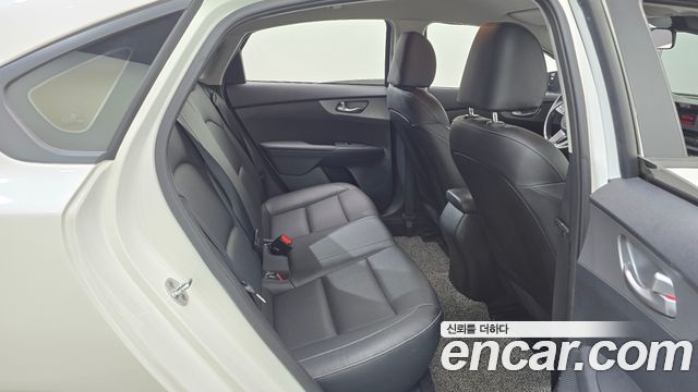Kia K3 Standard 2021 — фото 11