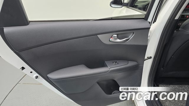 Kia K3 Standard 2021 — фото 25