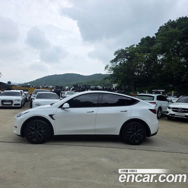 Tesla Model Y Long Range AWD 2021 — фото 3