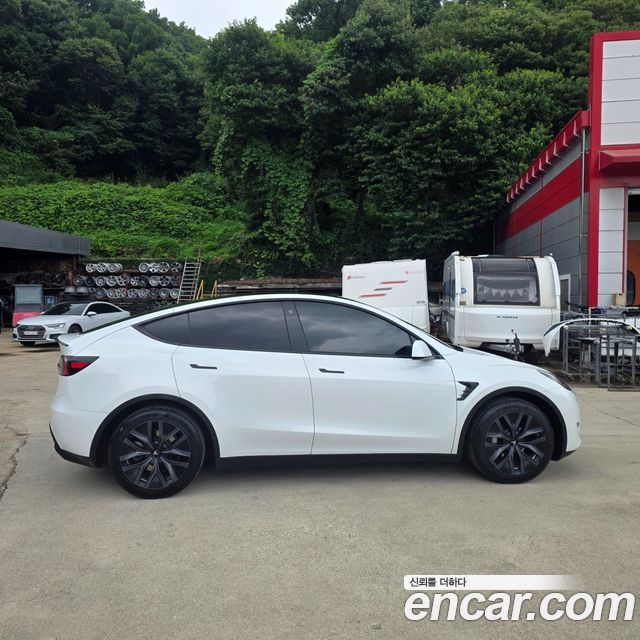 Tesla Model Y Long Range AWD 2021 — фото 7