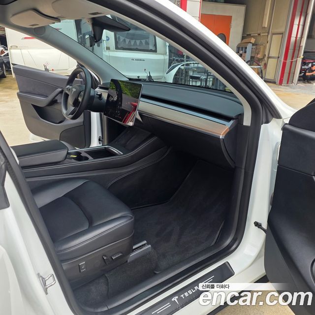 Tesla Model Y Long Range AWD 2021 — фото 16