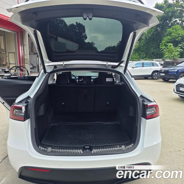 Tesla Model Y Long Range AWD 2021 — фото 20