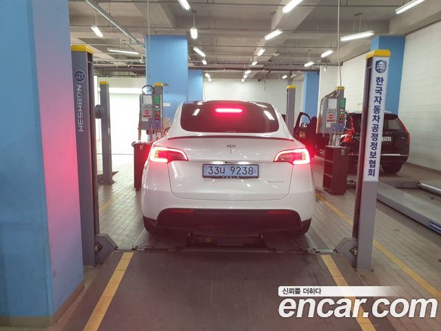 Tesla Model Y Long Range AWD 2021 — фото 24