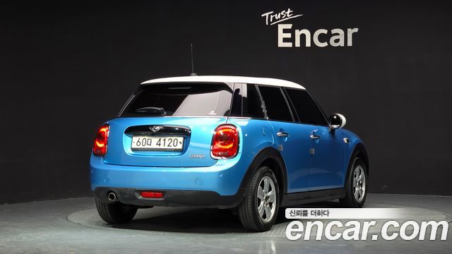 MINI Cooper 5Door Standard 3rd 2018 — фото 2