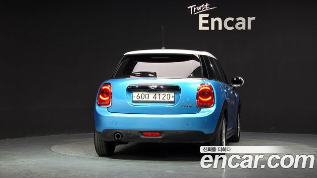 MINI Cooper 5Door Standard 3rd 2018 — фото 4