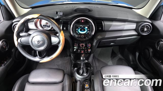 MINI Cooper 5Door Standard 3rd 2018 — фото 7