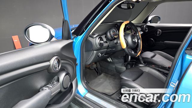 MINI Cooper 5Door Standard 3rd 2018 — фото 10